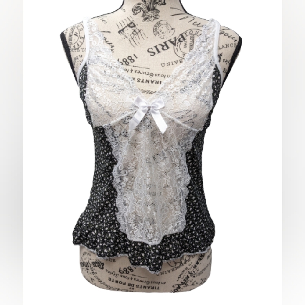 2-piece set prints and lace pajama set size M